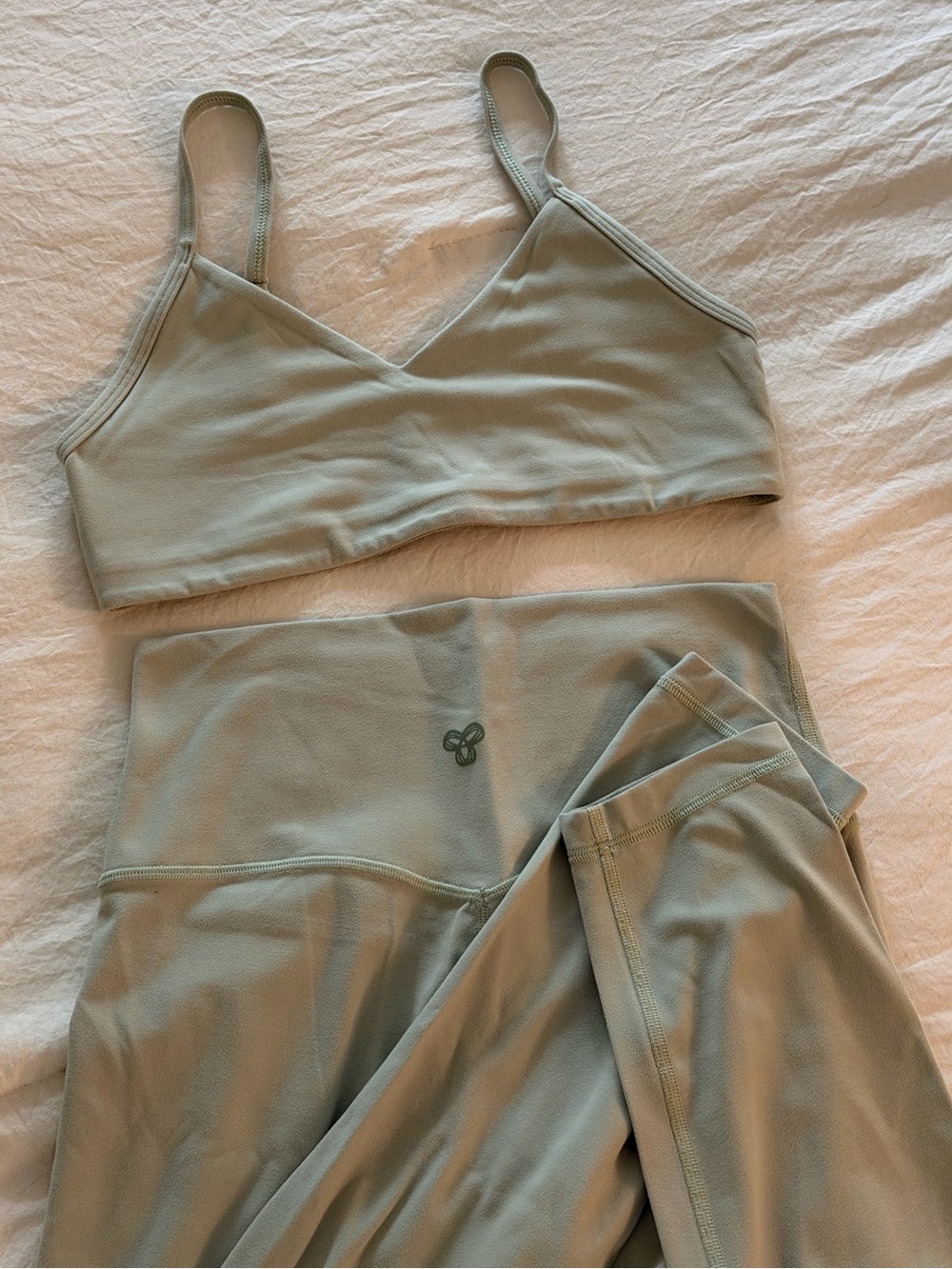 Aritzia TNA butter workout set sage green